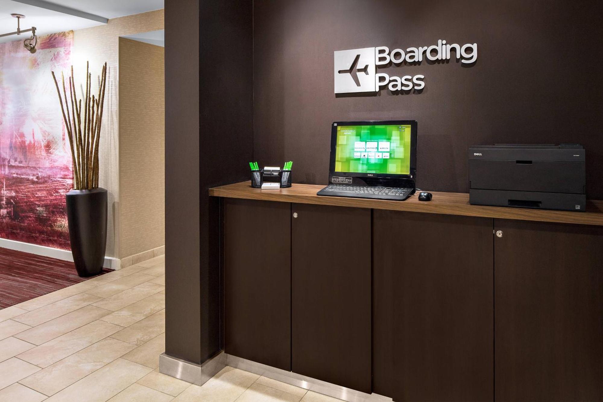 Courtyard By Marriott Pittsburgh Airport Hotel Coraopolis Ngoại thất bức ảnh