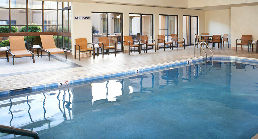 Courtyard By Marriott Pittsburgh Airport Hotel Coraopolis Ngoại thất bức ảnh